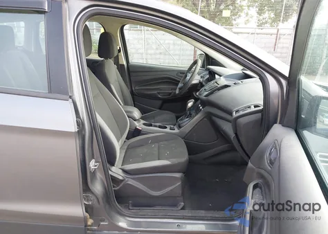 2013 Ford Escape S z USA, uszkodzony, nr VIN 1FMCU0F70DUB37911